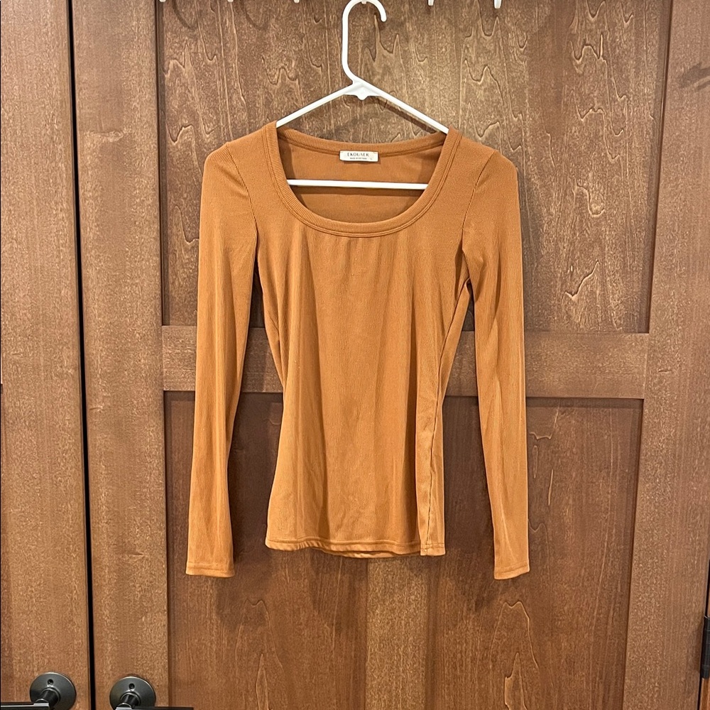 Scoop Neck Long Sleeve Top in Rust